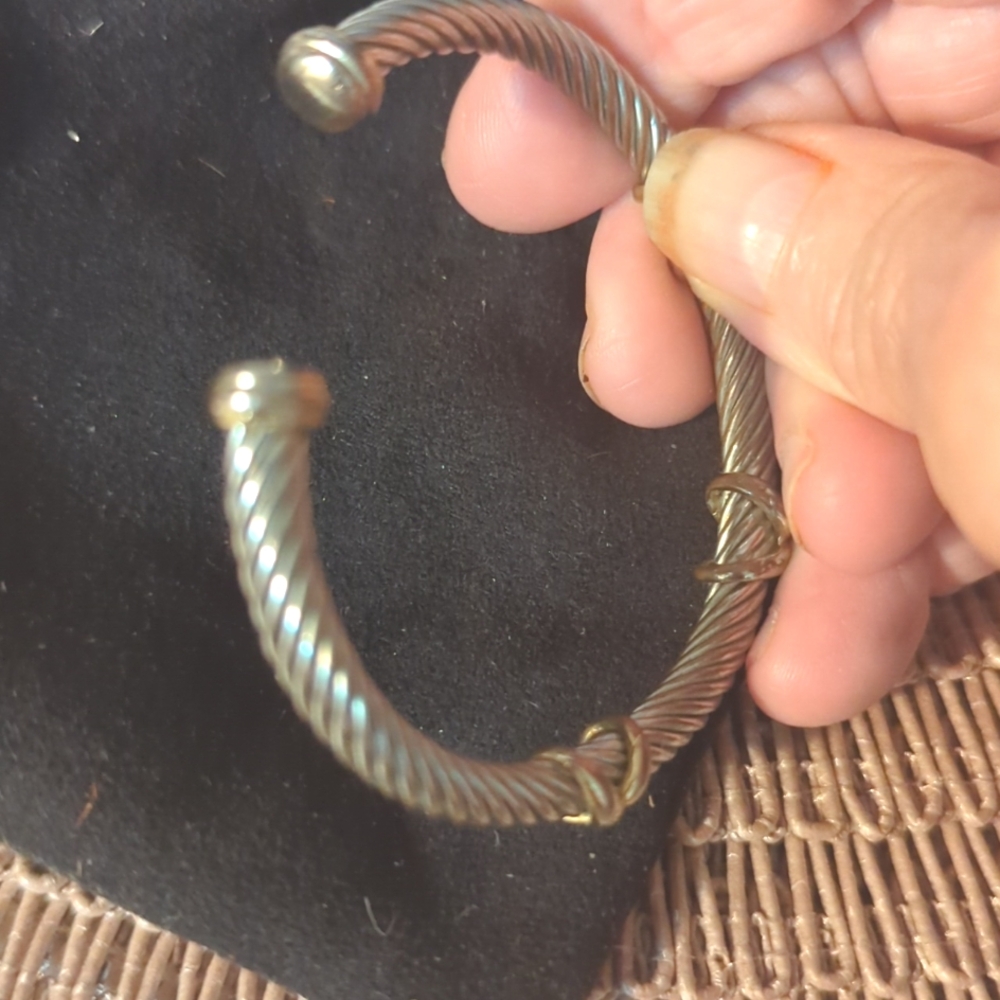 Twisted cable X bangle - Picture 4 of 4
